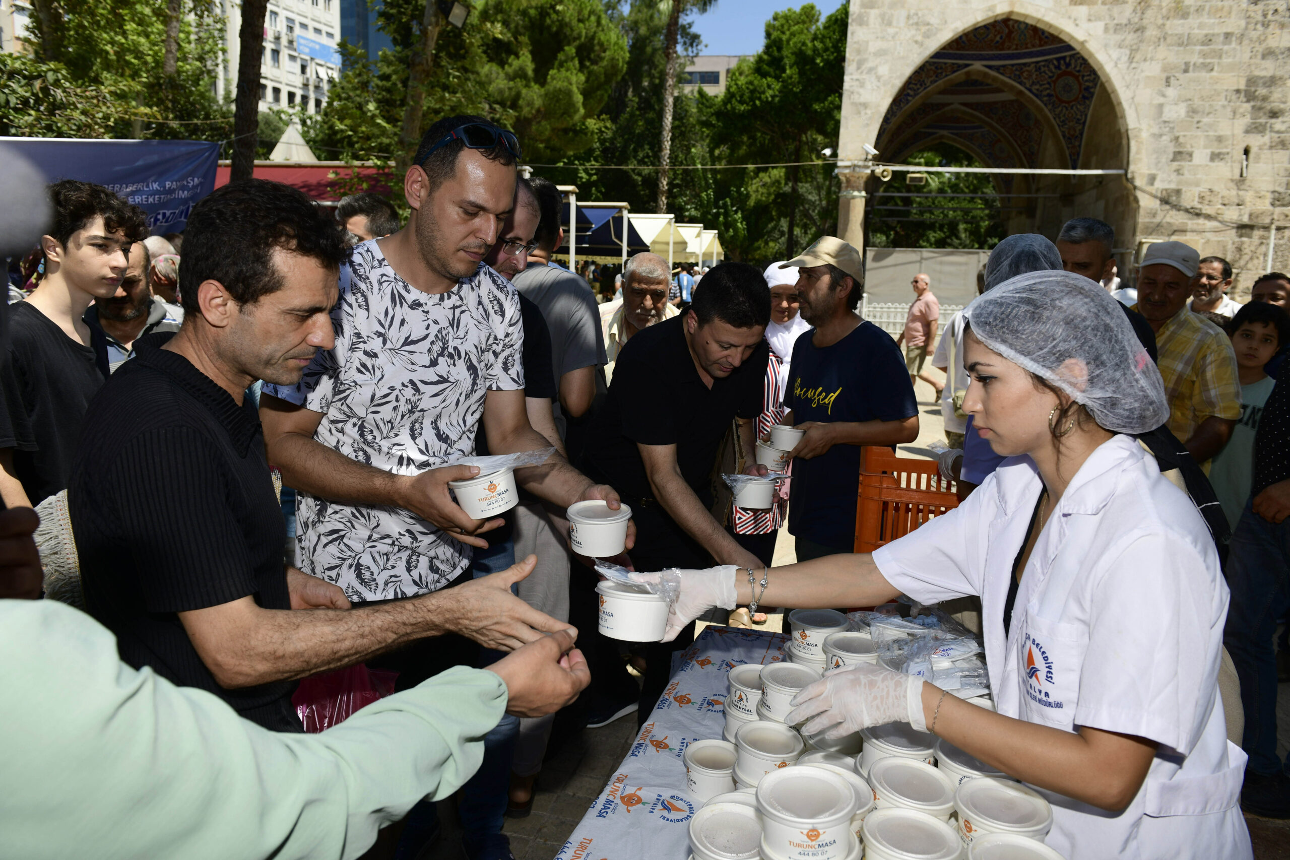 Muratpaşa'dan Aşure İkramı (2)