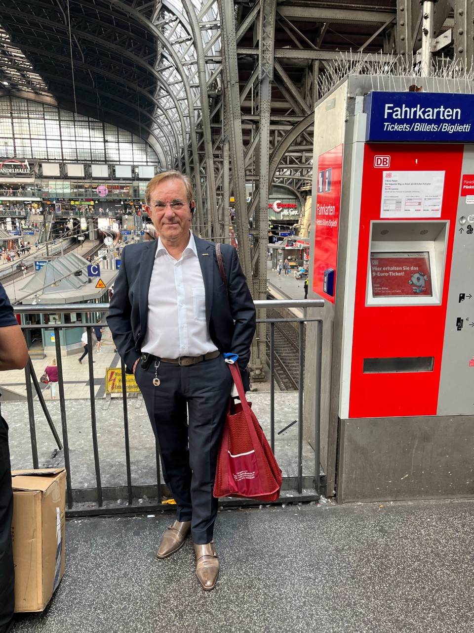 HAMBURG’A BİR TREN SEYAHATİ  