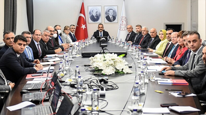 Milli Eğitim Bakanı Özer: Bütçe göndermediğimiz hiç okulumuz kalmadı