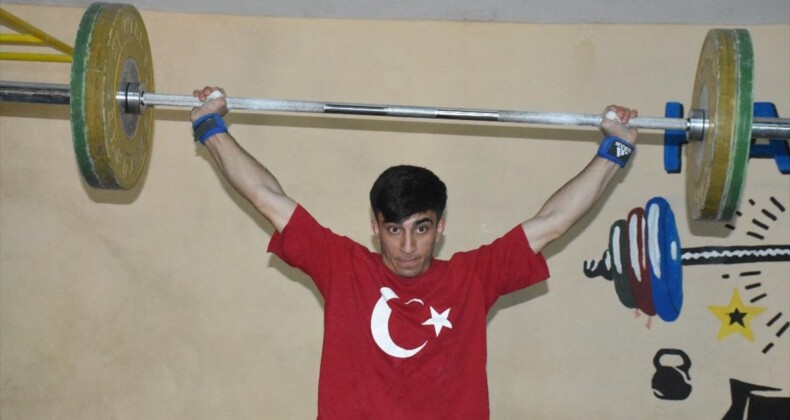 Türkiye ikincisi halterci Harun Algül gözünü Avrupa şampiyonluğuna dikti