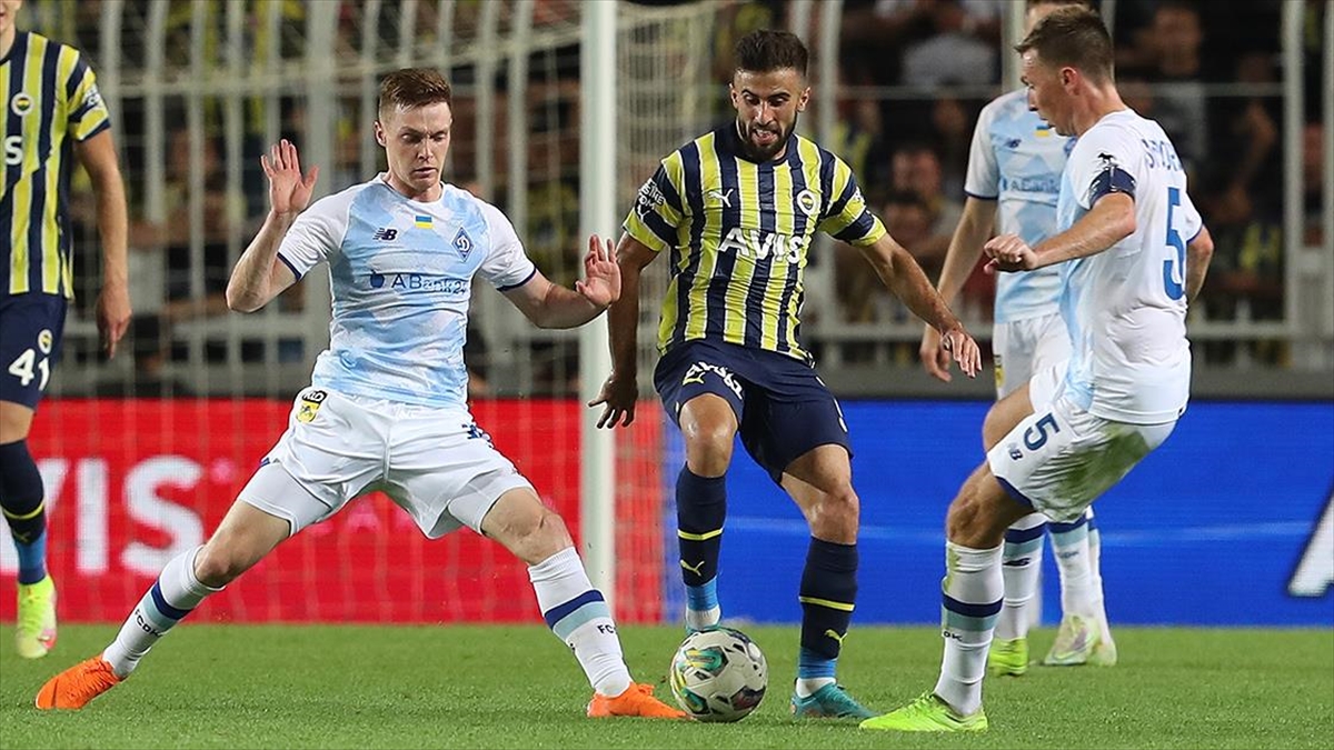 Fenerbahçe’de Dinamo Kiev maçının kadrosu UEFA’ya bildirildi