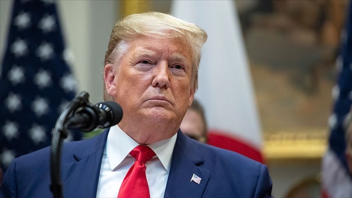 ABD’de Trump kampanyası çalışanları, oy makinaları verileri için yerel bir ofise girmiş