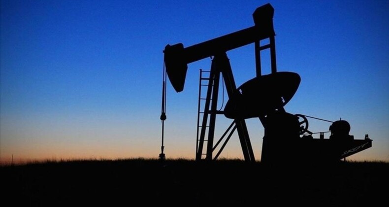 ABD petrol fiyatı tahminini aşağı yönlü revize etti
