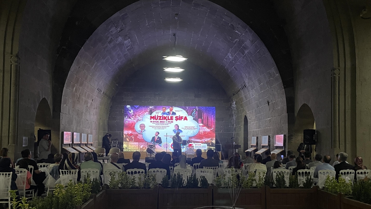 Geçmişte müzikle şifa dağıtan medresede “Müzikle Şifaya Yolculuk” programı yapıldı