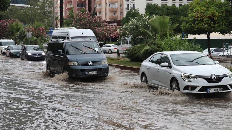 Meteorolojiden Doğu Akdeniz için kuvvetli sağanak uyarısı