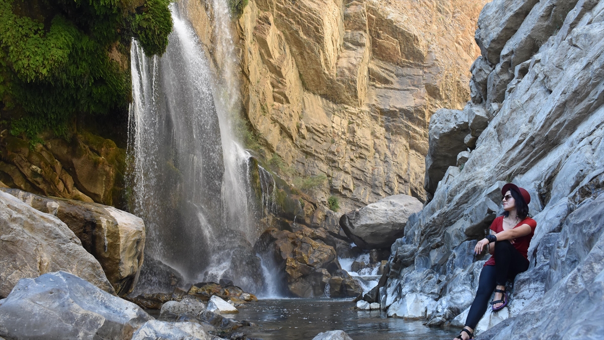 Hakkari’deki Sineber Şelalesi doğa tutkunlarının yeni rotası oldu