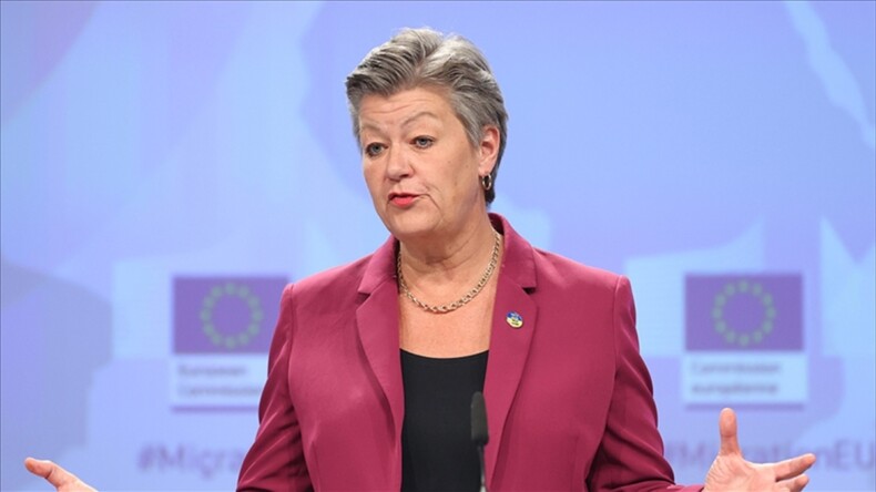 AB’nin göçten sorumlu yetkilisi: Belçika, Hollanda’da yüzlerce kişi haftalarca sokakta uyudu