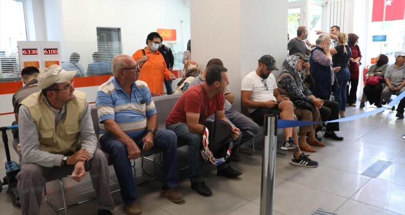 Sosyal konut projesi için başvurular ikinci gününde sürüyor