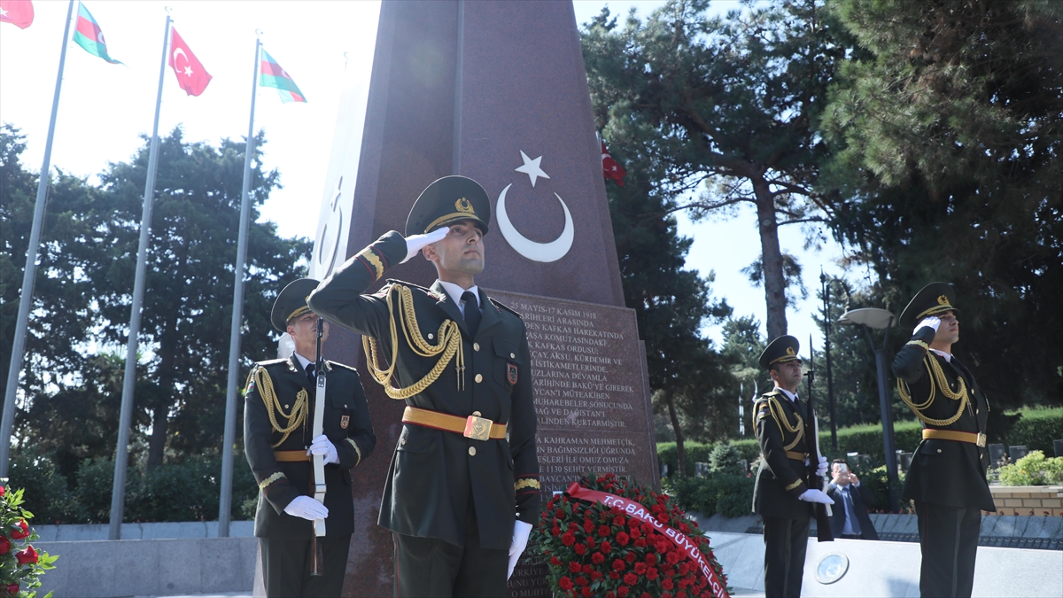 Bakü’nün kurtuluşunun 104. yıl dönümü dolayısıyla tören düzenlendi