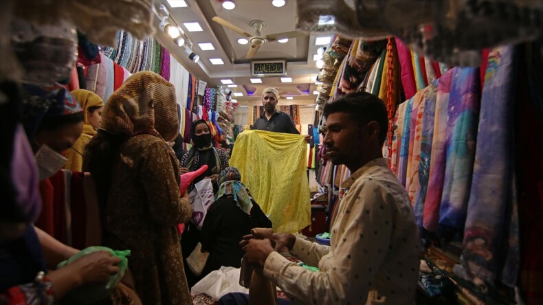 Oxfam raporu: Hindistan’da kadınlar ve Müslümanlar daha az kazanıyor
