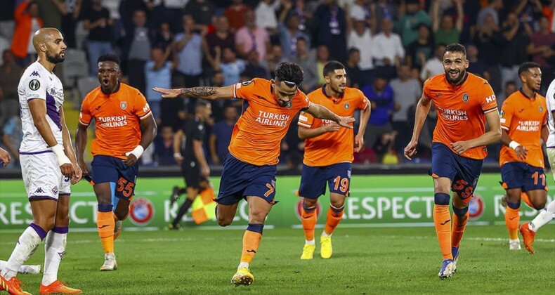 Medipol Başakşehir, Fiorentina’yı 3-0 mağlup etti