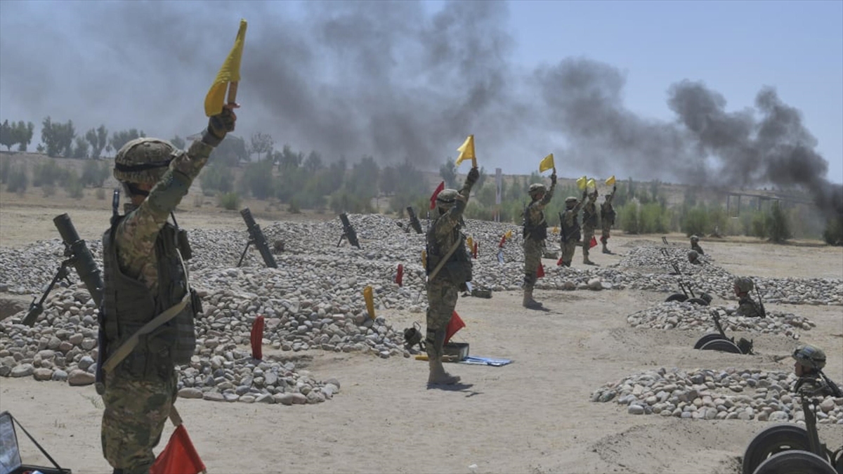 AA-20220916-28918931-28918930-KIRGIZISTAN_ILE_TACIKISTAN_SINIRINDAKI_CATISMALARDA_24_KISININ_OLDUGU_BILDIRILDI