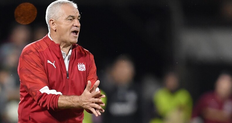 Sivasspor Teknik Direktörü Çalımbay: Hak ederek galibiyet aldık