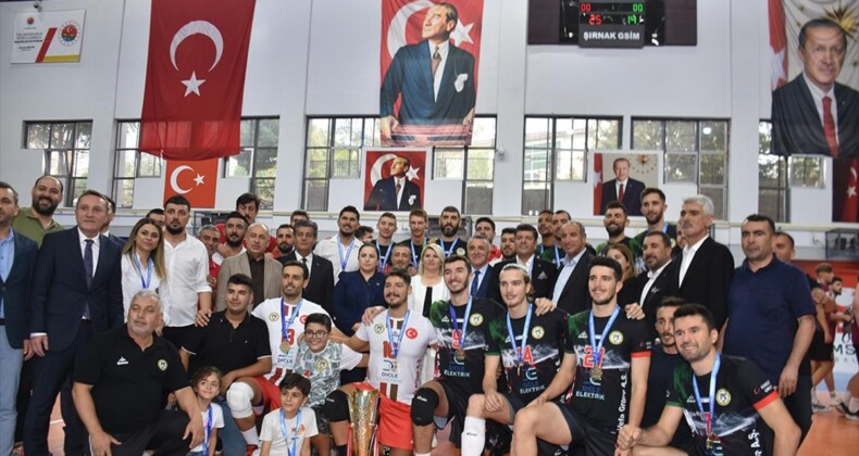 Cizre’nin voleybol takımı Türkiye’yi Avrupa’da temsil etmeye hazırlanıyor