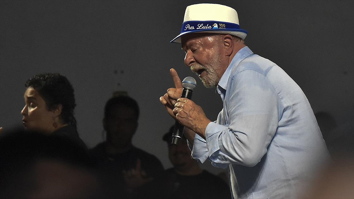 Brezilya’da seçim anketleri Lula da Silva’nın zaferine işaret ediyor