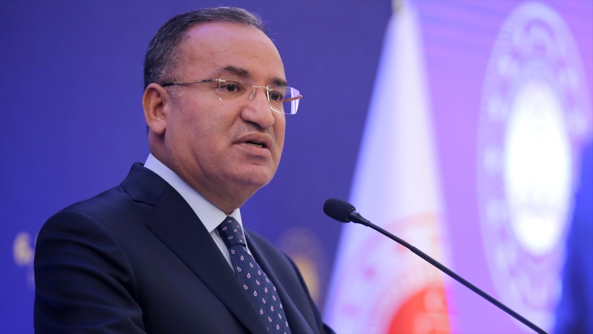 Adalet Bakanı Bozdağ: İsveç heyeti terör suçlularının iadesini görüşmek üzere Türkiye’ye gelecek