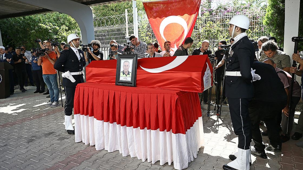 Mersin’de şehit polis memuru Sedat Gezer için cenaze töreni düzenlendi