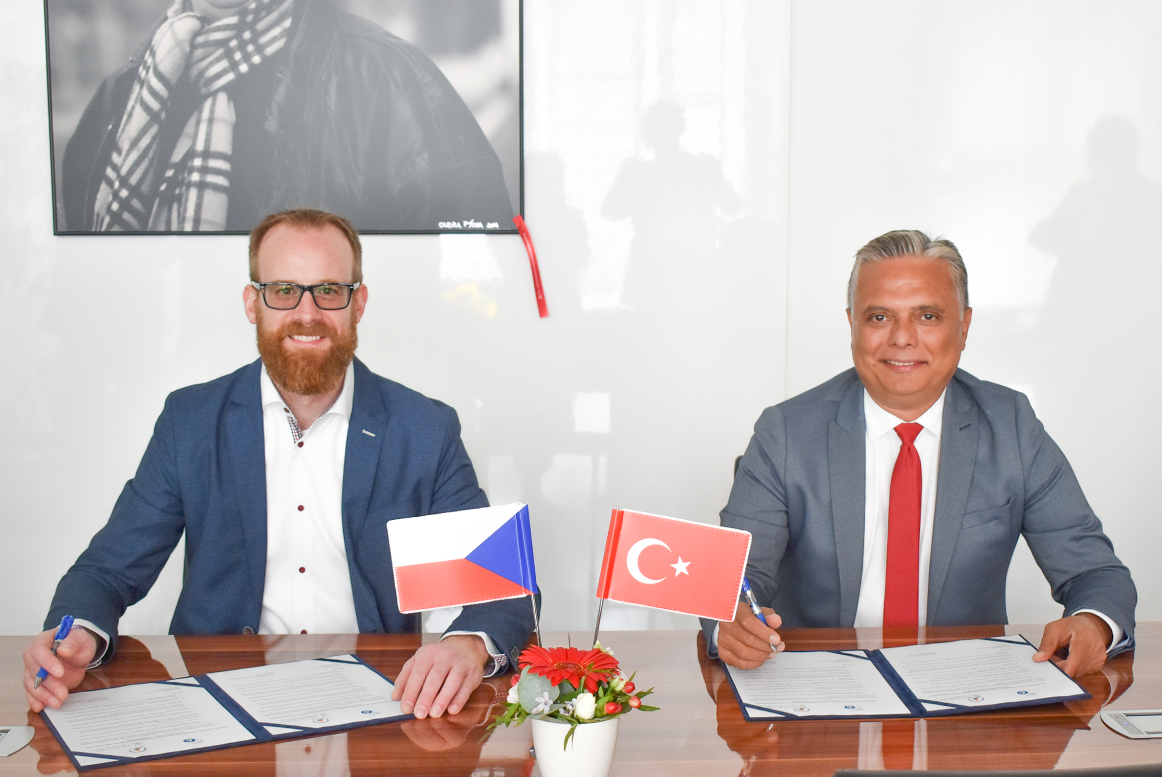 Muratpaşa ve Prag 6 belediyeleri kardeş şehir oldu
