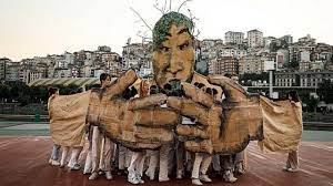 İstanbul Bilgi Üniversitesi Bread and Puppet Theater’ın dev kuklalarına ev sahipliği yaptı