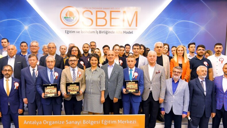 7 YILDA 305 EĞİTİM, 10.434 SERTİFİKA – ANTALYA OSB’NİN YENİ DÖNEM EĞİTİMLERİ AÇIKLANDI