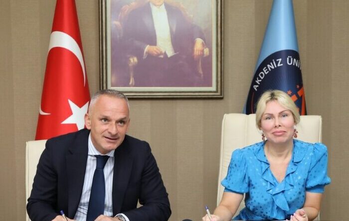 Rektör Özkan’dan öğrencilere yurt müjdesi
