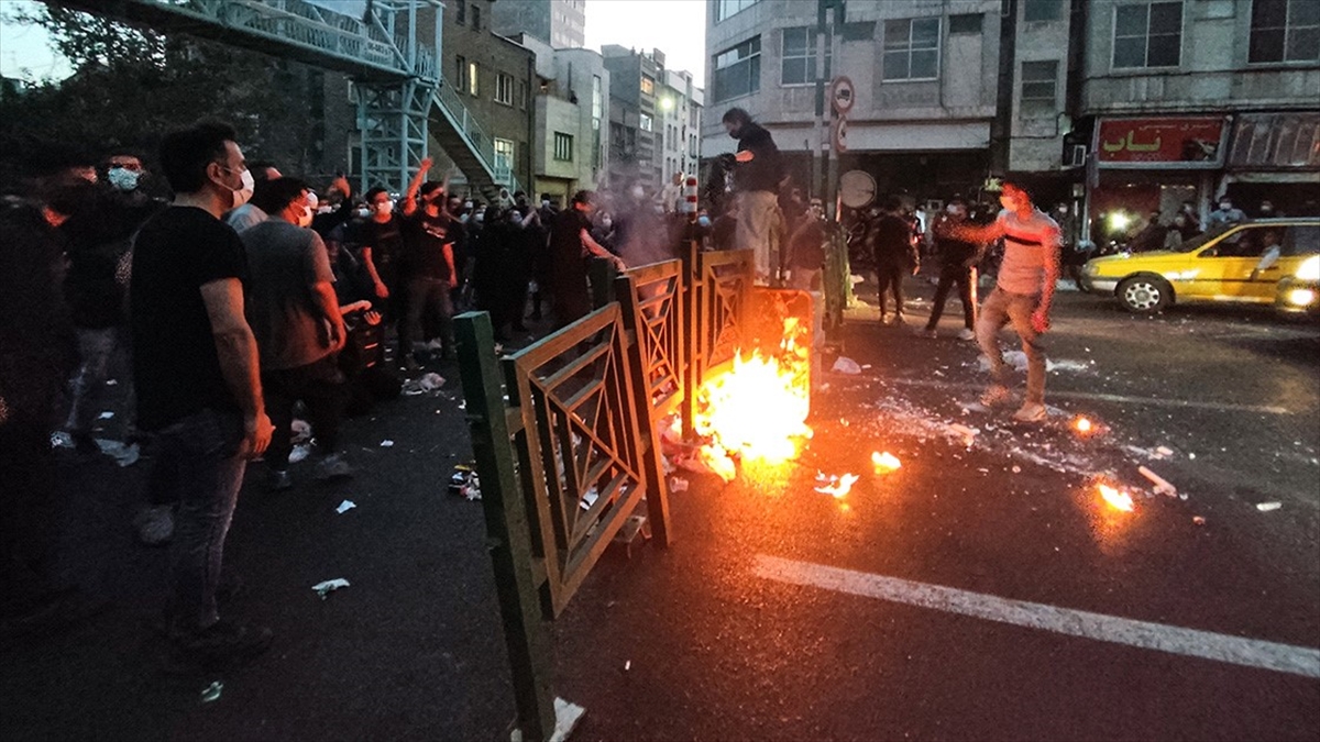 İran’da protestolar 15. gününde devam etti