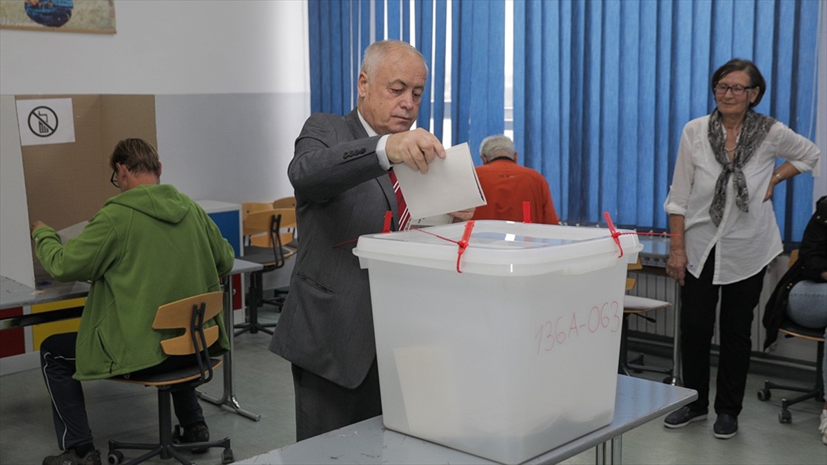 Bosna Hersek’te Devlet Başkanlığı Konseyi üyeleri belli oldu