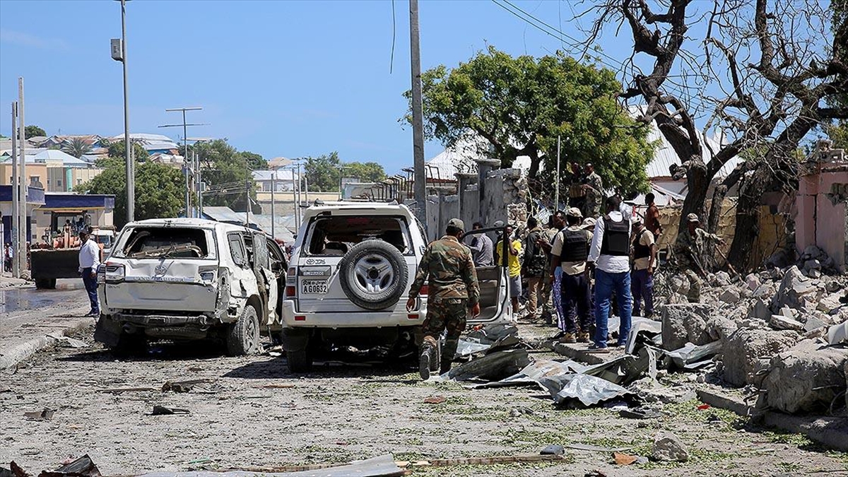 Somali’deki üç ayrı bombalı saldırıda en az 12 kişi öldü