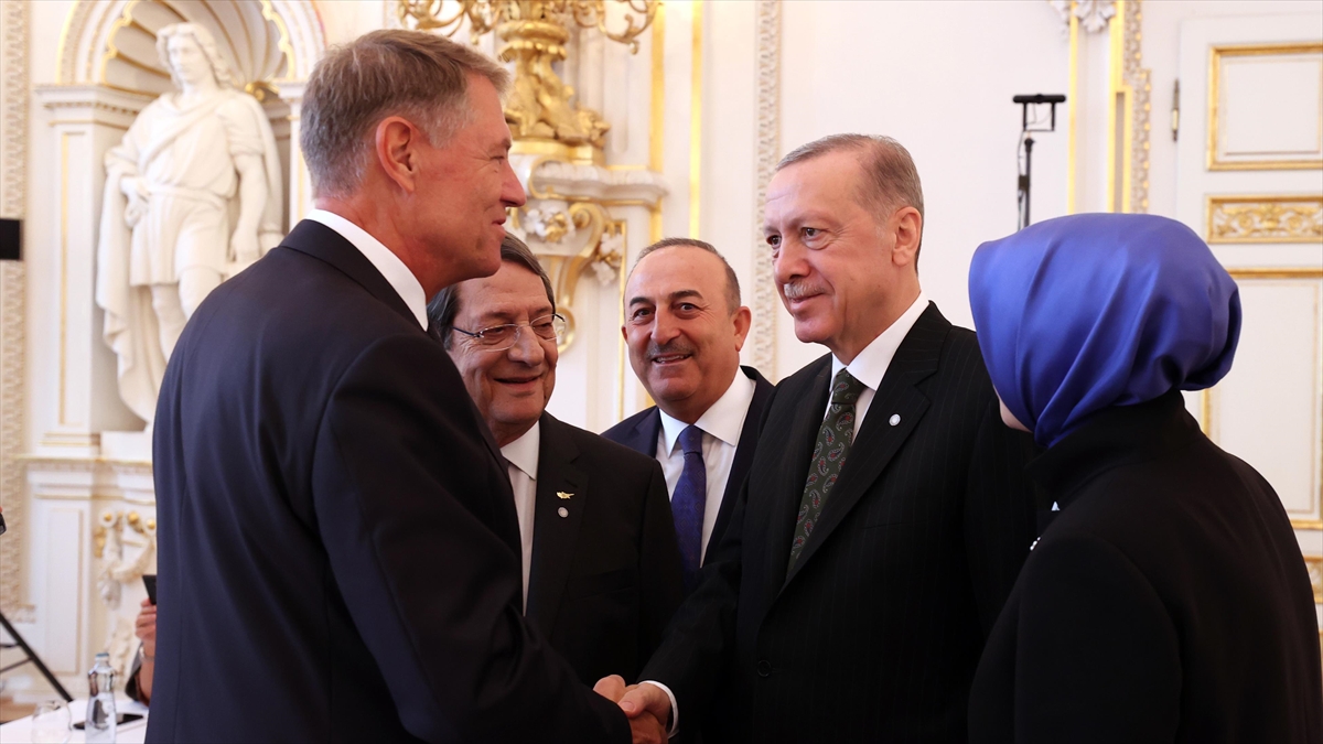 Cumhurbaşkanı Erdoğan’dan, Avrupa Siyasi Topluluğu Zirvesi’nde yoğun diplomasi trafiği
