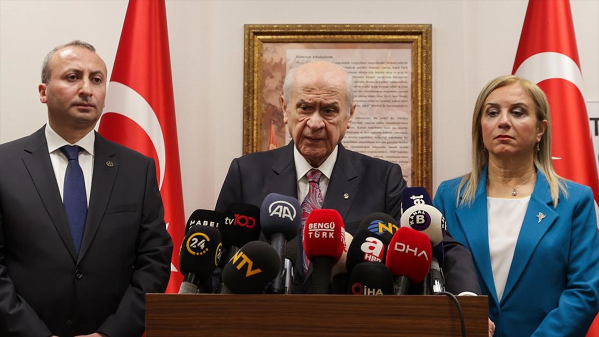 Bahçeli: Başörtüsü düzenlemesi TBMM’ye sunulduğunda MHP bunun gerçekleşmesi için elinden gelen gayreti gösterecektir