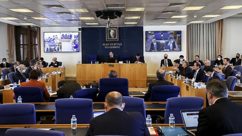 Ekonomiye ilişkin “torba” kanun teklifi TBMM Plan ve Bütçe Komisyonunda kabul edildi