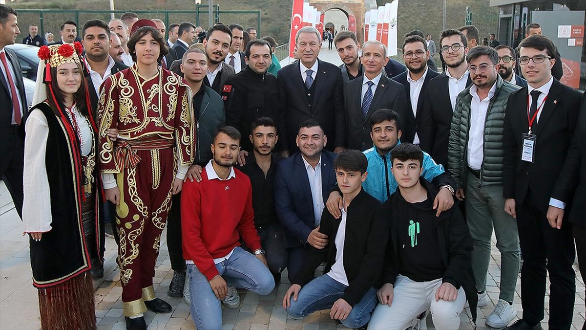 Milli Savunma Bakanı Akar’dan yerli ve milli savunma sanayi vurgusu