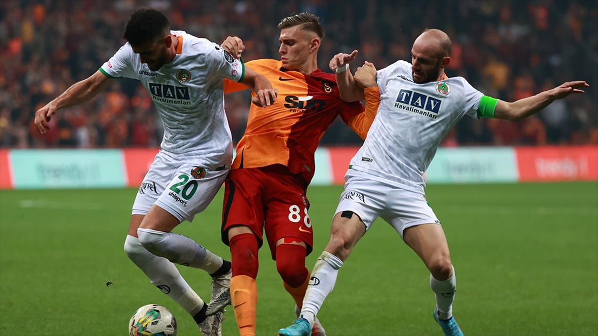 Galatasaray’da puan kayıpları sürüyor