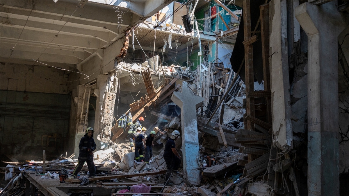 AA-20221024-29234624-29234623-ABD_FRANSA_VE_INGILTERE_RUSYANIN_KIRLI_BOMBA_IDDIALARINI_REDDETTI