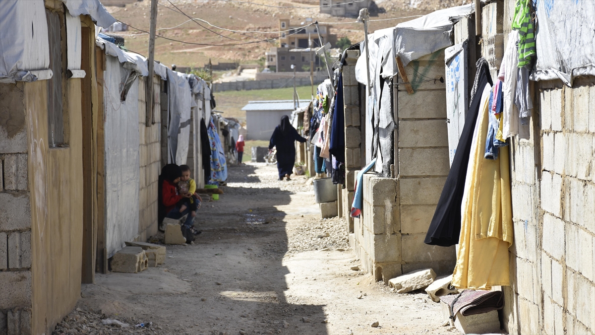 Rapor: Esed rejimiyle anlaşan Ürdün ve Lübnan’dan dönen Suriyeli sayısı azalıyor