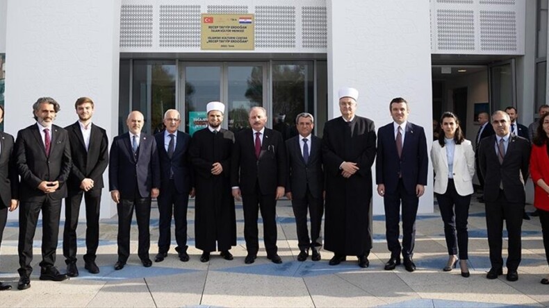 TBMM Başkanı Şentop, Recep Tayyip Erdoğan İslam Kültür Merkezi’ni ziyaret etti