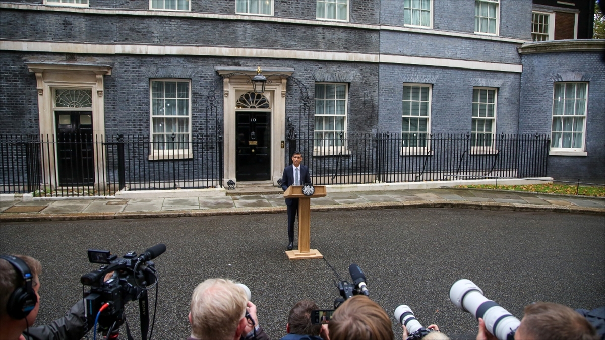İngiltere’nin yeni Başbakanı Sunak: Ekonomik istikrarı bu hükümetin gündeminin merkezine koyacağım