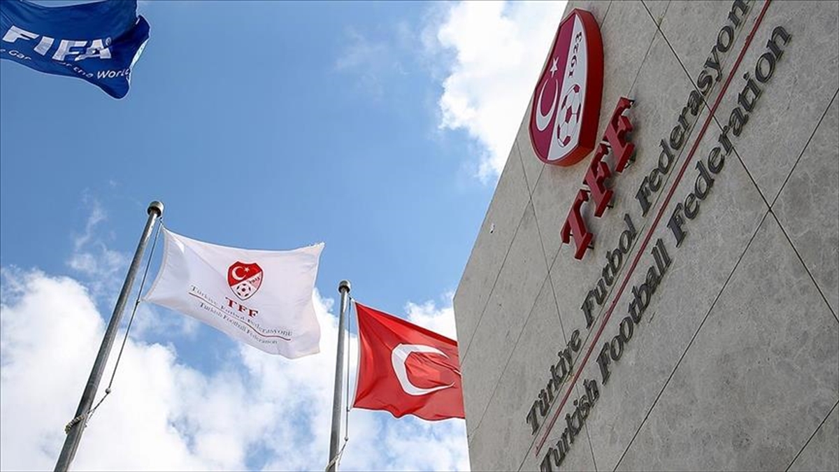 Erden Timur ile Okan Buruk, PFDK’ye sevk edildi