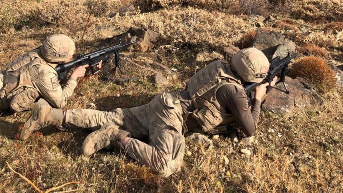 AA-20221028-29279157-29279156-MUSTA_EREN_ABLUKA_SONBAHAR_KIS6_SEHIT_JANDARMA_USTEGMEN_ISMAIL_MORAY_OPERASYONU_BASLATILDI