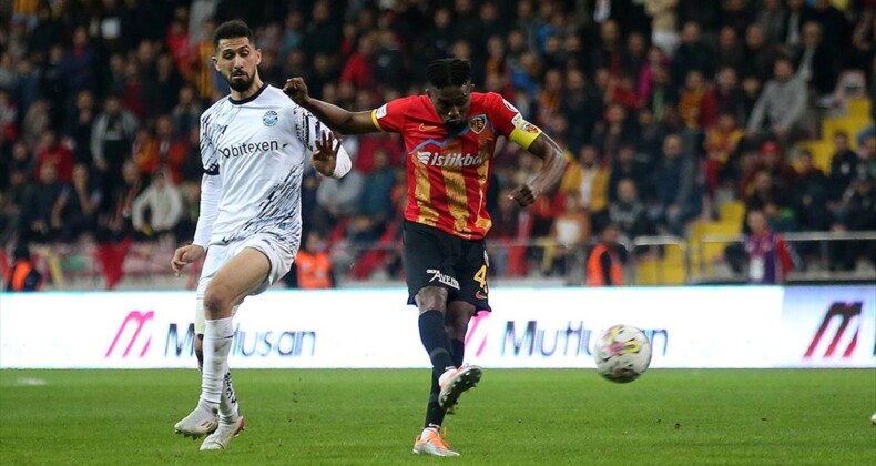 Yukatel Kayserispor-Adana Demirspor karşılaşması beraberlikle sonuçlandı