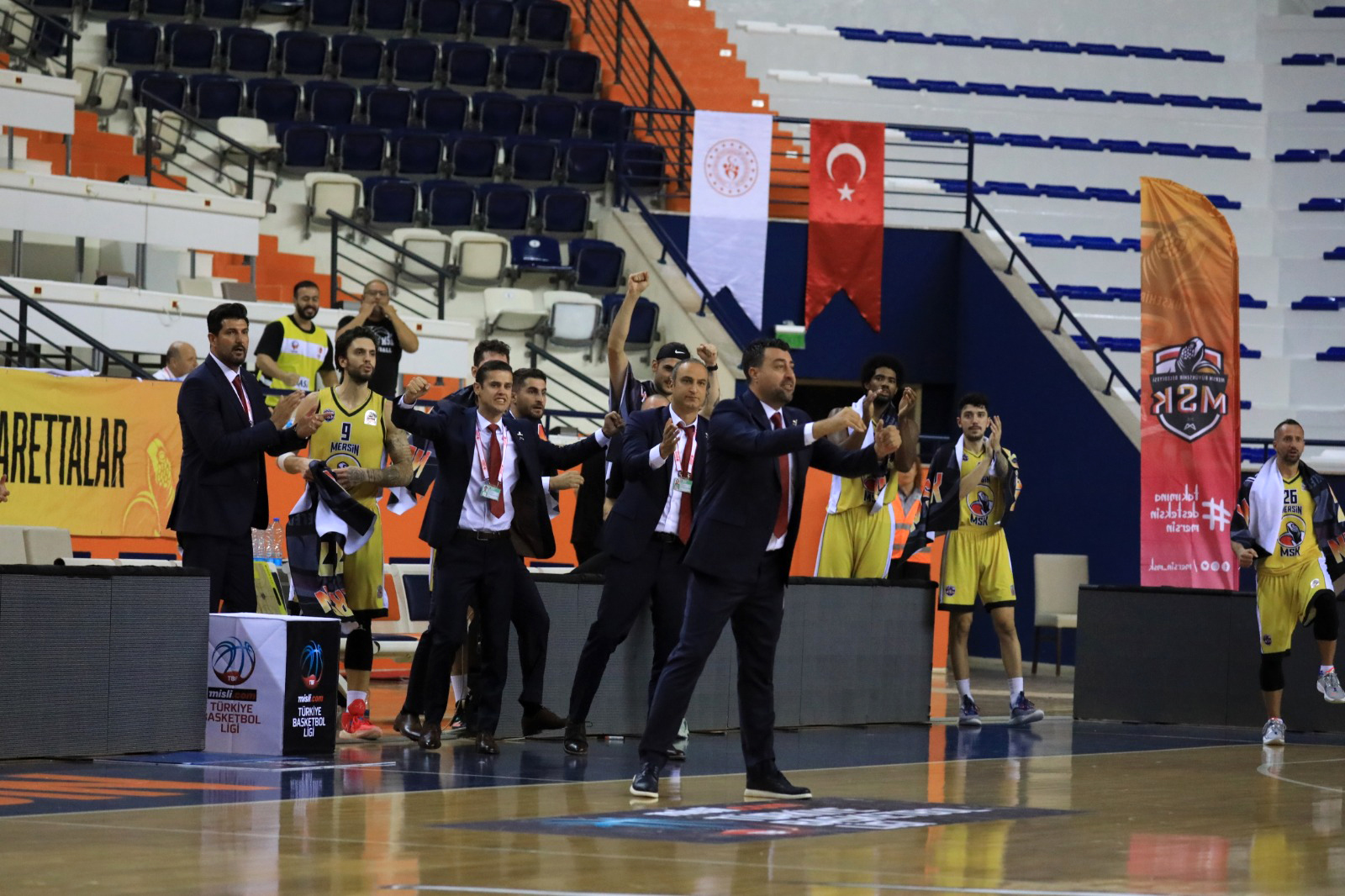 CARETTALARI TUTABİLENE AŞK OLSUN