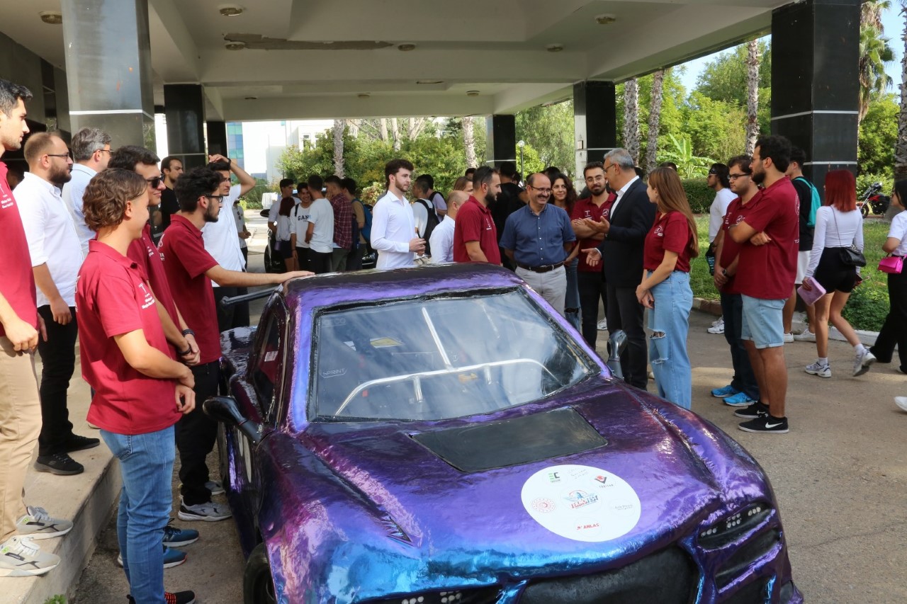 Otomotiv Distribütörleri Derneği Başkanı Bozkurt Akdeniz Üniversitesi’nde öğrencilerle buluştu