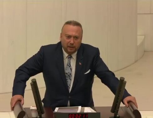 “HALK PERİŞAN AKP SALTANAT PEŞİNDE”
