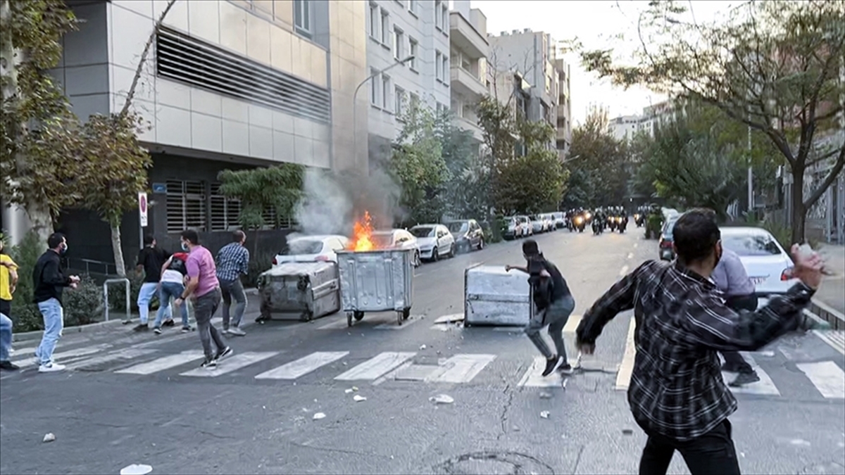AA-20221101-29318919-29318918-IRAN_INSAN_HAKLARI_KURUMU_HAYATINI_KAYBEDEN_GOSTERICI_SAYISI_253E_YUKSELDI