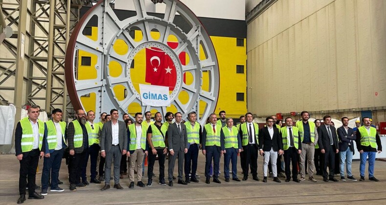 Rüzgar enerjisi sektör temsilcileri İzmir’deki fabrikalara teknik gezi gerçekleştirdi