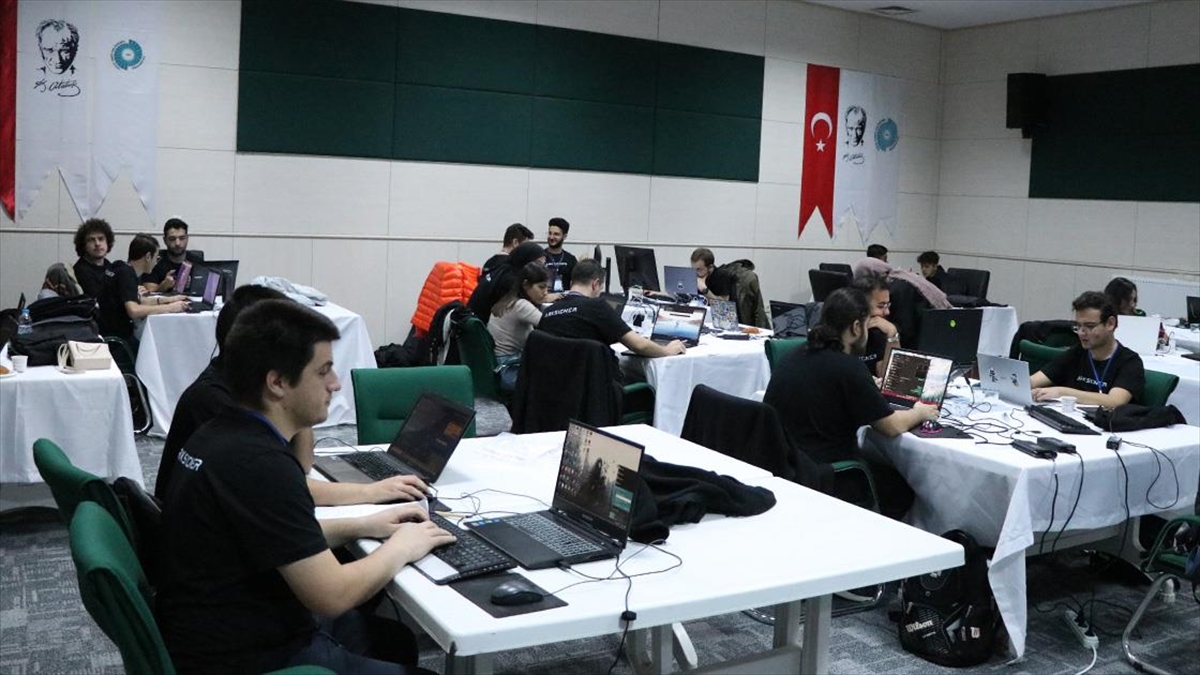 Niğde’de ‘TC Kimlik Kartı ve Yüz Tanıma ile Mobilde Ödeme Hackathonu’ başladı