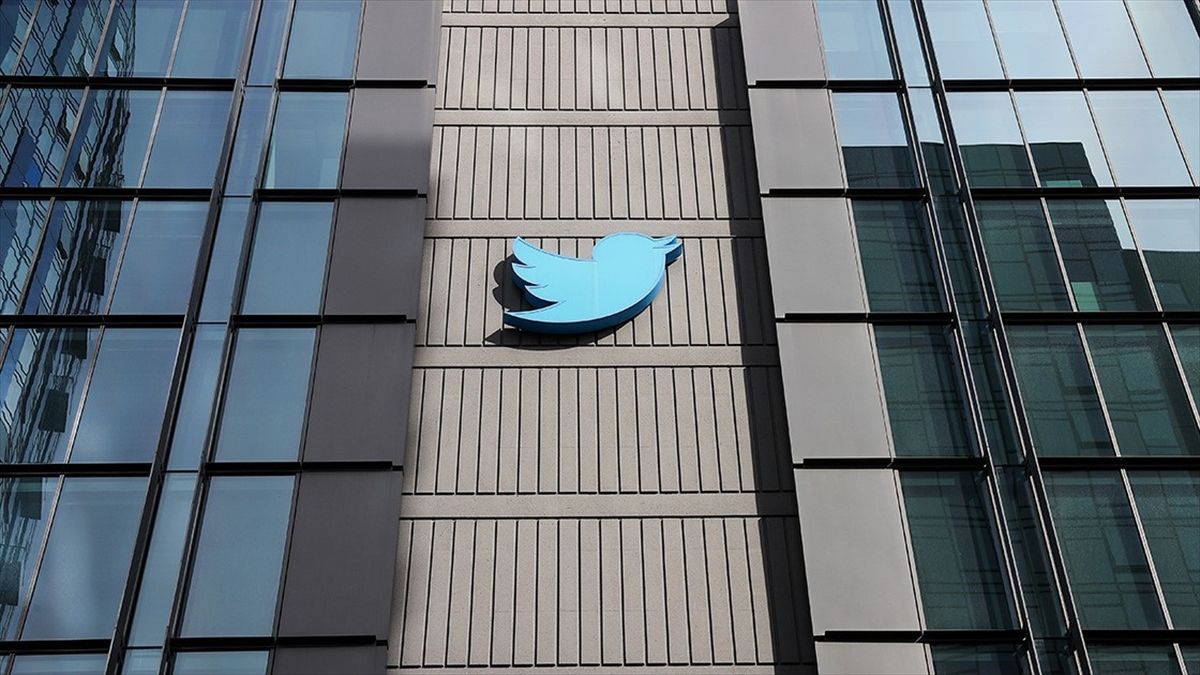 AA-20221104-29351439-29351438-TWITTER_ISTEN_CIKARMALARA_BASLARKEN_OFISLERINI_GECICI_OLARAK_KAPATTI