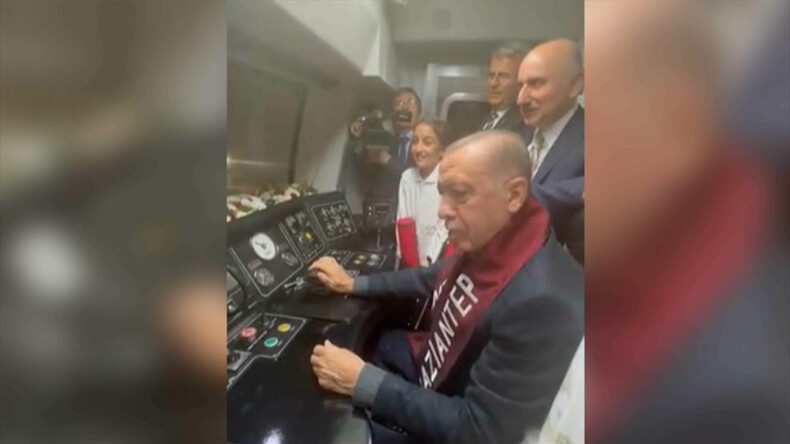 Fahrettin Altun Cumhurbaşkanı Erdoğan’ın, Gaziray’ı kullandığı görüntüleri paylaştı