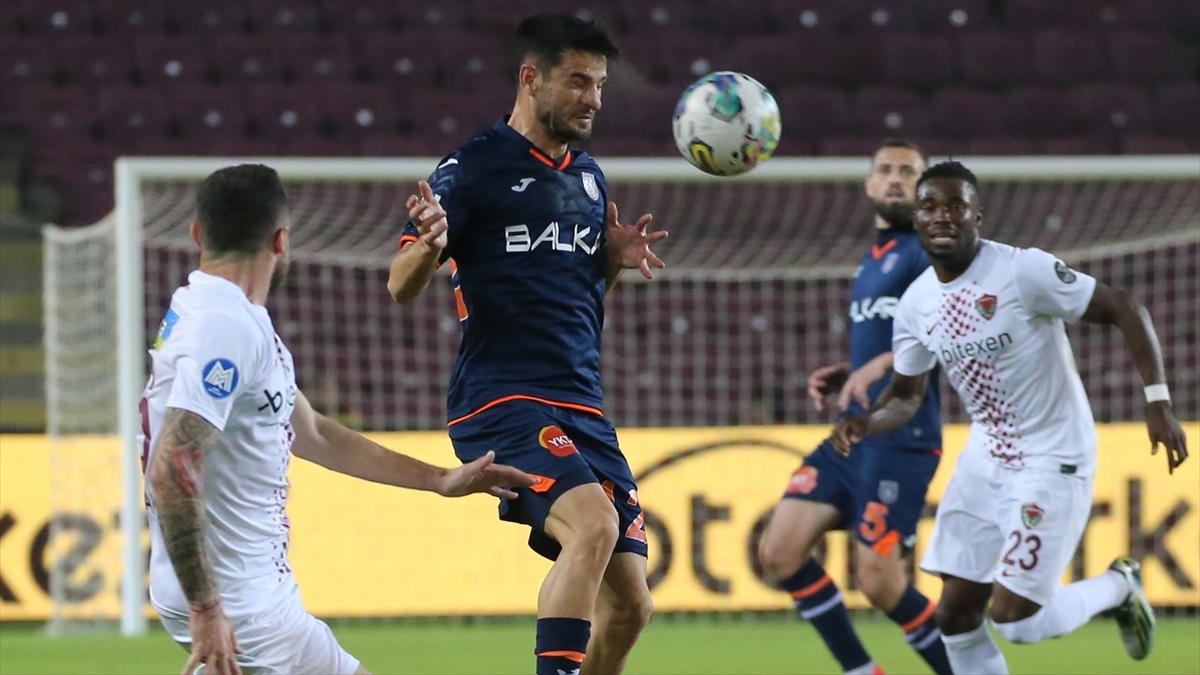 AA-20221107-29376559-29376557-ATAKAS_HATAYSPOR_ILE_MEDIPOL_BASAKSEHIR_PUANLARI_PAYLASTI