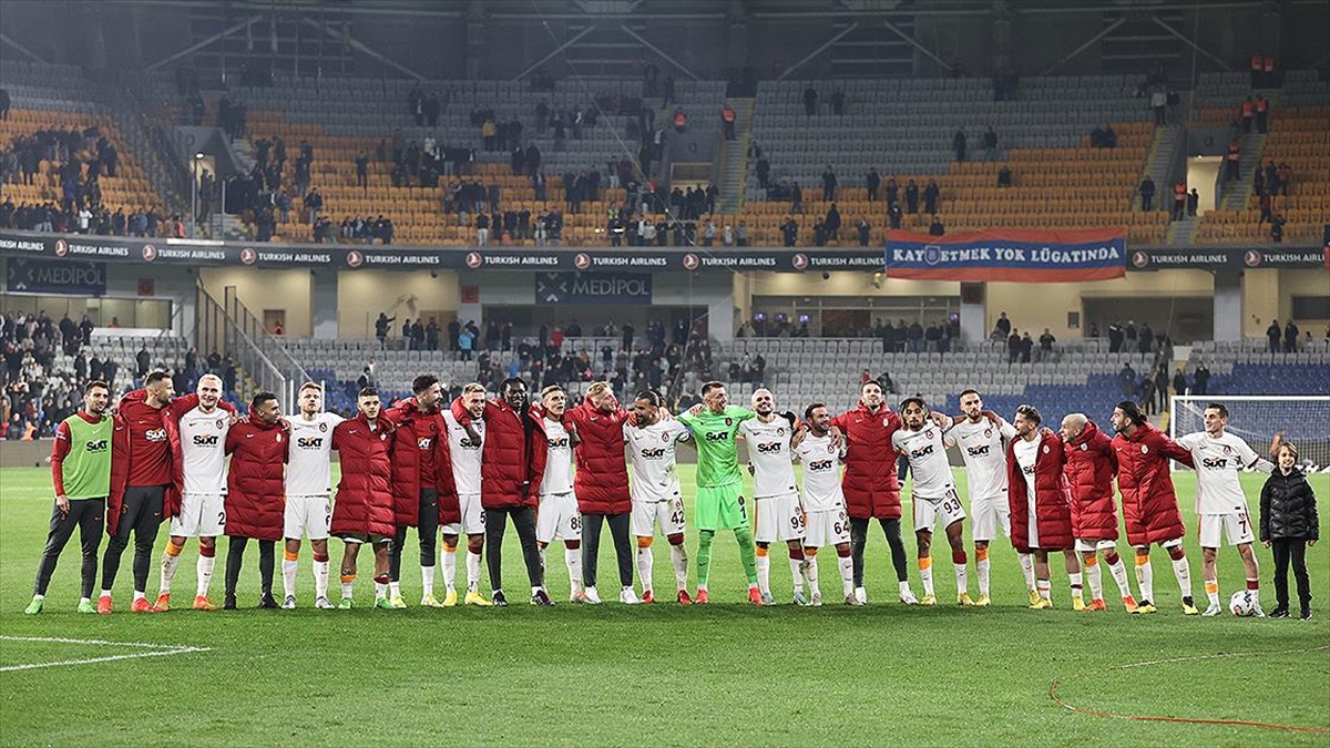 AA-20221113-29428053-29428052-GALATASARAYDAN_SON_17_SEZONUN_EN_IYI_DEPLASMAN_PERFORMANSI